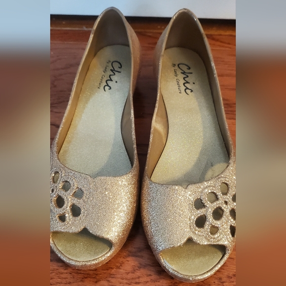 Chic by Lady Couture gold peep toe wedges - Picture 7 of 11